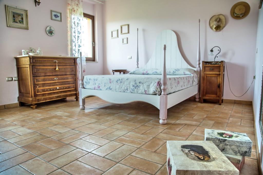 La Rupe Del Falco Monteciccardo Buitenkant foto