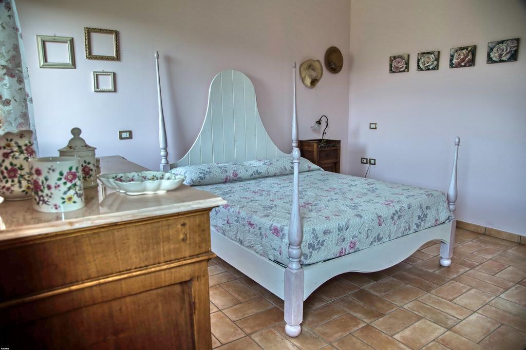 La Rupe Del Falco Monteciccardo Buitenkant foto